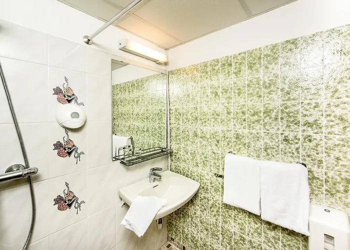 Sande Hotel *